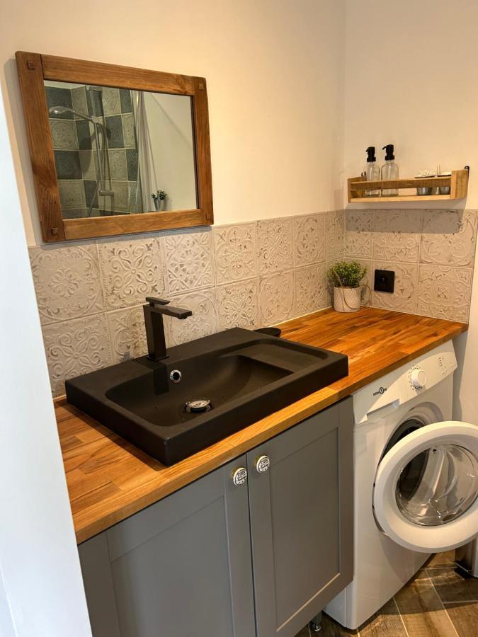 Charmant Studio Dans Villa - Jardin Privatif . ラ・セーヌ・シュル・メール エクステリア 写真