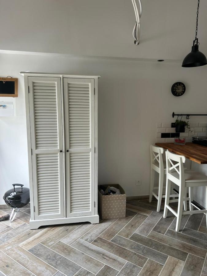 Charmant Studio Dans Villa - Jardin Privatif . ラ・セーヌ・シュル・メール エクステリア 写真